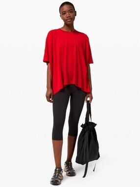 Lululemon LA Box TeeDark Red size XS/S very oversized